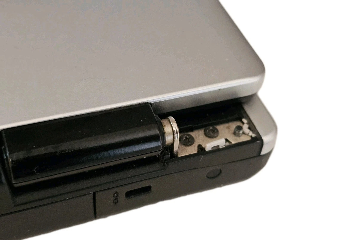 Fujitsu Amilo Pi 2515 - Intel Core 2 Duo T5250 - 2GB Ram - No Storage