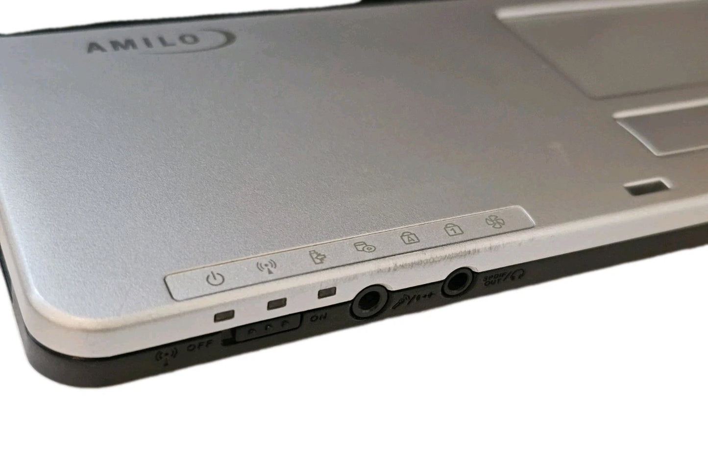 Fujitsu Amilo Pi 2515 - Intel Core 2 Duo T5250 - 2GB Ram - No Storage